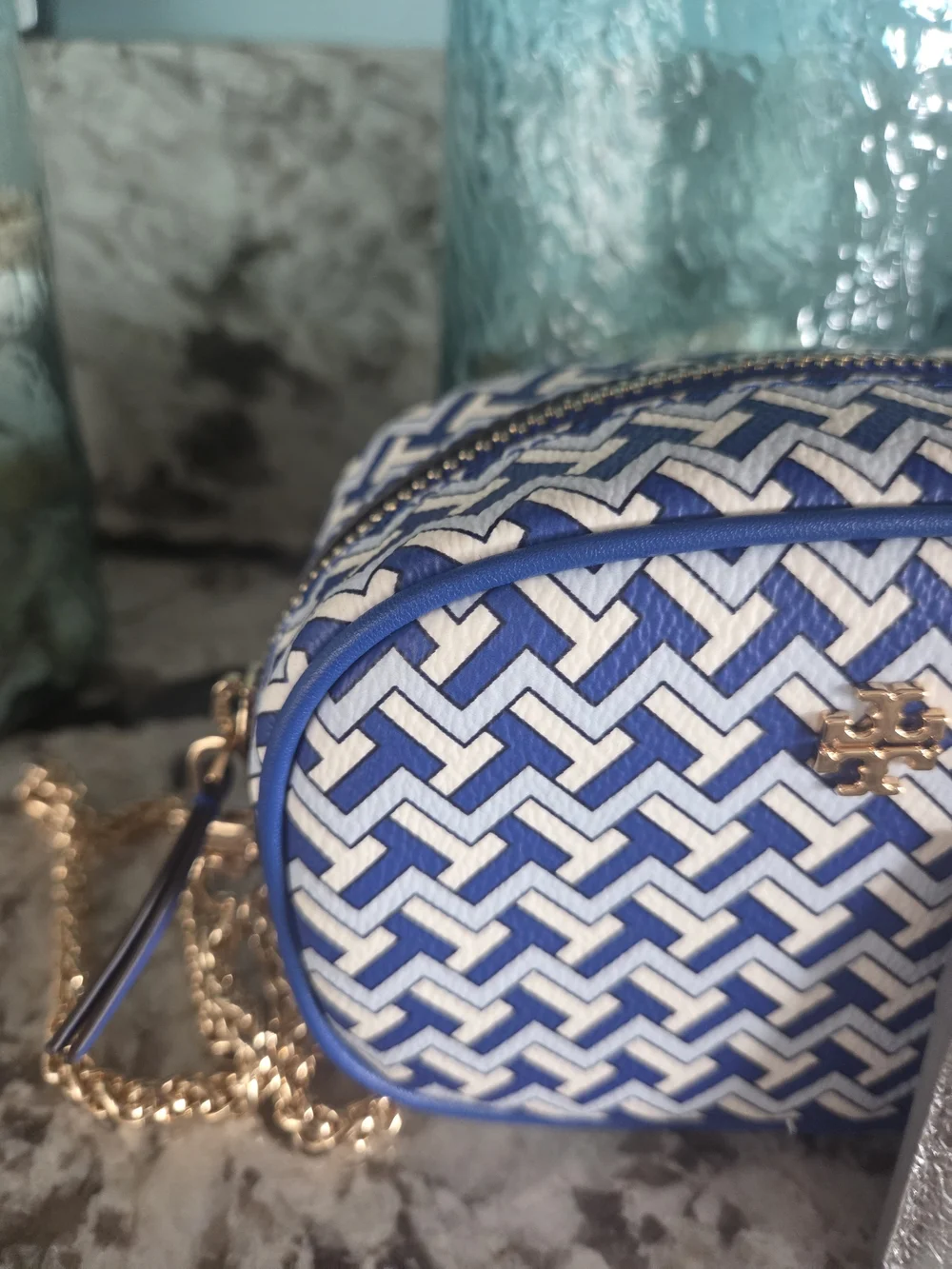 Tory Burch Blue & White Patterned Wristlet with Silver Cardholder - Picture 3 of 8